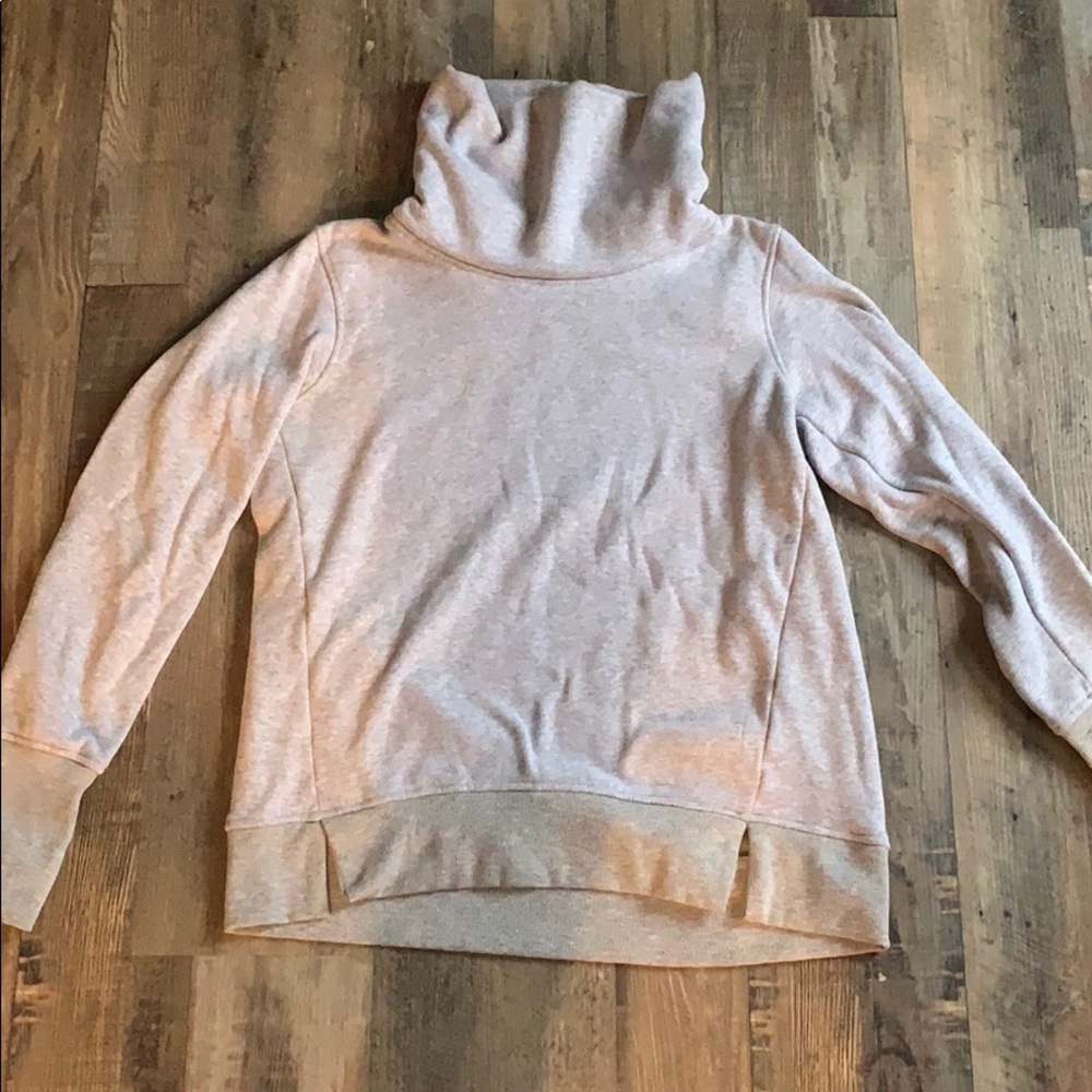 Athletic pullover